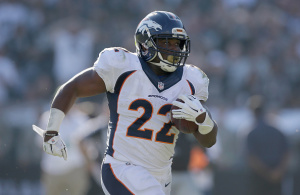 Denver Broncos v Oakland Raiders